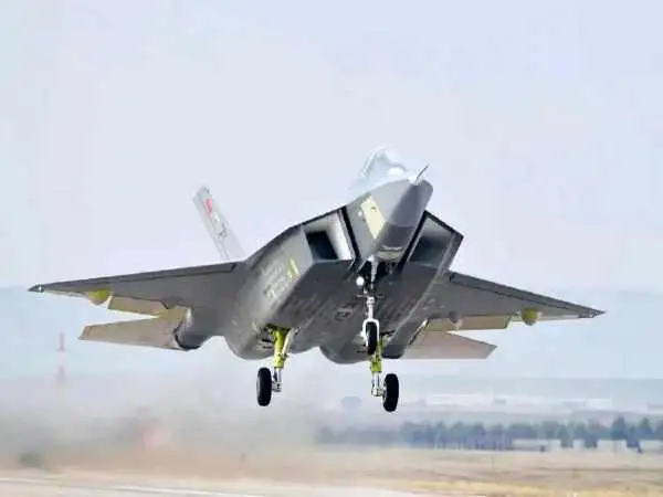 عکس؛ هیولای مافوق صوتی که برای f-35 رجزخوانی می کند