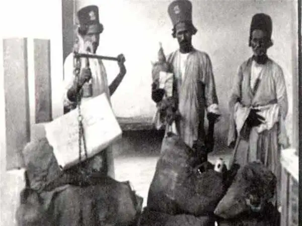 عکس؛ سفر به تاریخ؛ گاری دولتی در جادۀ خاکی تهران به اصفهان؛ بیش از یک قرن قبل