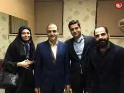 عکس؛ سفر در زمان؛ «آزاده نامداری و همسرش در کنار علیرضا قربانی»؛ سال 96