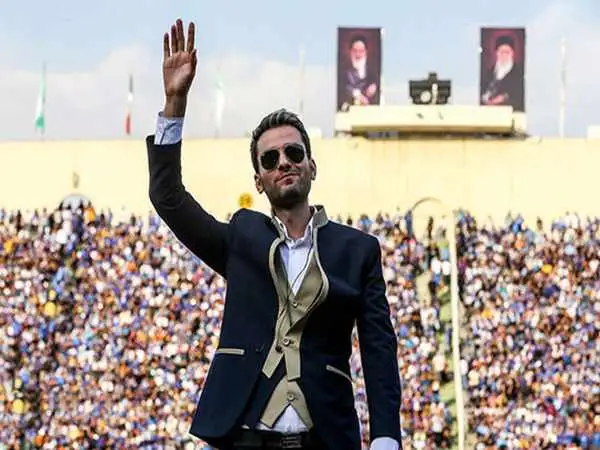 چند ایرانی که با بغض و اندوه، پول خوبی به جیب می زنند!