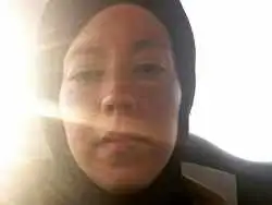 عکس؛ سفر در زمان؛ «الیزابت» سریال پایتخت 5 در کنار مازیار لرستانی؛ سال 1401