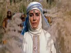 عکس؛ سفر به تاریخ؛ عکس یادگاری «عمره، زن دوم مختار» (مختارنامه) در کنار «خداداد عزیزی»