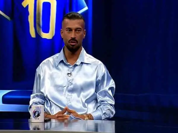 رامین عشق تیم استقلال؛ اما او به انگلیسی مسلط است!