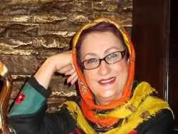 عکس؛ سفر به تاریخ؛ چهرۀ «مریم امیرجلالی» در 23 سالگی در روز عروسی اش؛ سال 49