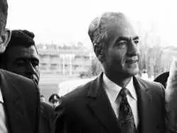 عکس؛ سفر در زمان؛ «محمدرضا پهلوی و ملک حسین پادشاه اردن» در تخت جمشید؛ سال 1350