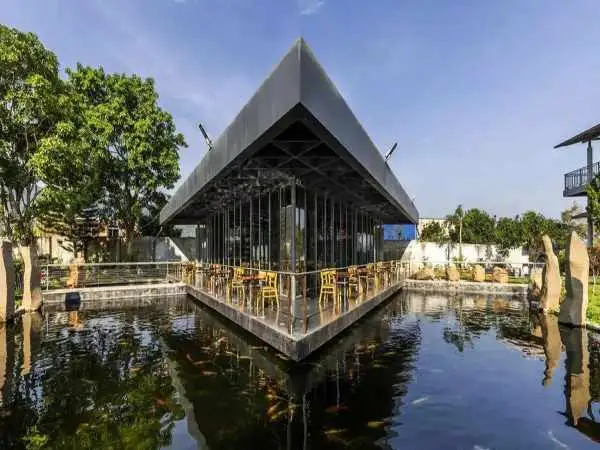 تصاویر؛ کافه «لا دو»؛ این معماری با ماهی های زنده اش شهرت دارد! 