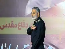 عکس؛ سفر زمان؛ تیپ متفاوت «سرلشکر موسوی، رئیس ستاد کل نیروهای مسلح» در نمایشگاه قرآن