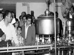 عکس؛ سفر در زمان؛ اولین کارخانه شیر پاستوریزه تهران افتتاح شد!