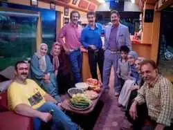 عکس؛ سفر زمان؛ «جبلی، رئیس صدا و سیما» در «کمپر ارسطو» در کنار «نقی معمولی»