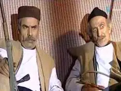 عکس؛ سفر زمان؛ عکس یادگاری «آقا شمس الله و فرخ گلابدره ای» (سریال پس از باران)؛ دهۀ 90