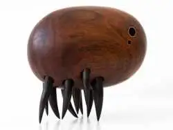 تصاویر؛ هنرمند آفریقایی که از چوب، «جانوران آخرالزمانی» می سازد