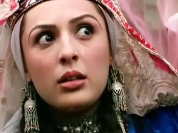 عکس؛ سفر زمان؛ چهرۀ «رعنا» (سریال در چشم باد) بعد از 16 سال در «زمین گلف»