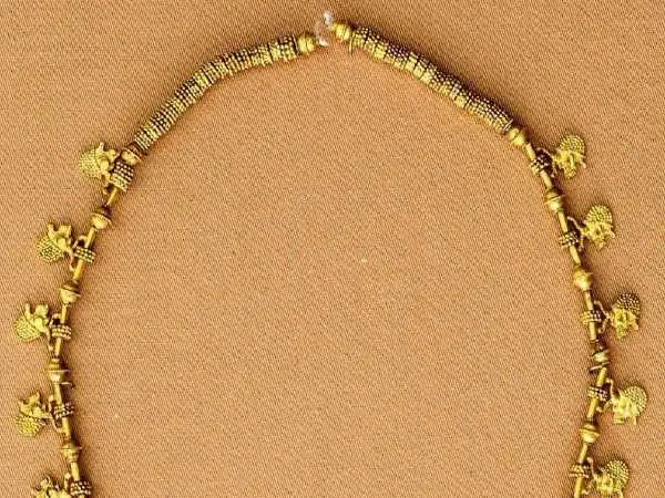 عکس؛ گردنبند طلای هخامنشی