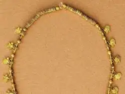 عکس؛ گردنبند طلای هخامنشی