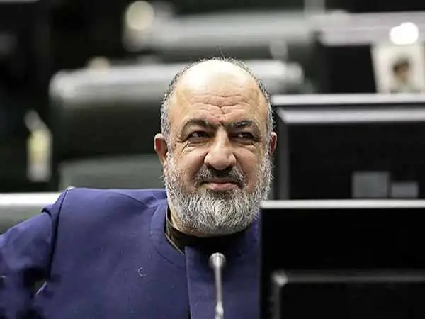 رسایی تا پزشکیان را بنی صدر نکند بیخیال نمی شود!