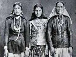 عکس؛ سفر در زمان؛ زیبایی واقعی دختران ایرانی در عصر قاجار