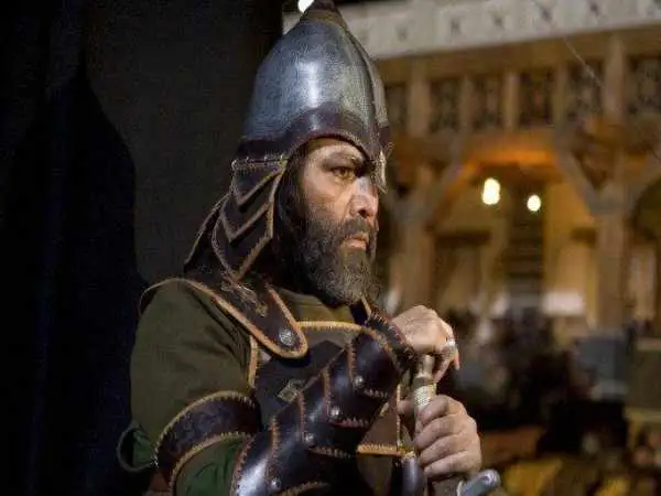 عکس؛ سفر به تاریخ؛ «مختار ثقفی» در کنار پسرش «ثابت بن مختار» و پسر واقعی اش «جانیار»