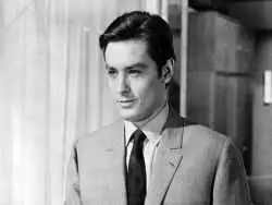 عکس؛ سفر در زمان؛ «آلن دلون در کنار همسرش و پسرش آنتونی»؛ سال 1345