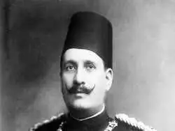 عکس؛ سفر در زمان؛ «ملک احمد فؤاد اول، پادشاه مصر» در کنار همسر اولش ملکه شویکار؛ سال 1274