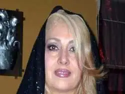 عکس؛ سفر در زمان؛ «لیلا فروهرِ خردسال در حال حرف زدن با فردین»؛ دهه 40