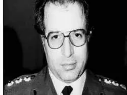 عکس؛ سفر در زمان؛ «جواد فکوری، فرمانده نیروی هوایی ارتش و فرزندش»؛ اواخر دهه 50