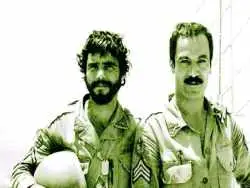 عکس؛ سفر در زمان؛ «سعید راد، ناصر ملک مطیعی، بیک ایمانوردی و سپیده» در کنار هلی کوپتر شینوک هوانیروز؛ سال 56