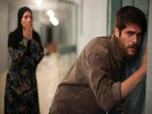 عکس؛ سفر در زمان؛ «مصطفی پسر فخرالدین» در سریال طوبی در سال 1399