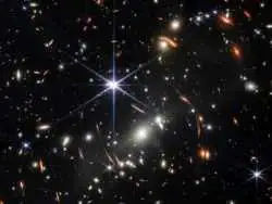 عکس؛ دانشمندان با تلسکوپ جیمز وب 300 جرم مرموز و درخشان را در کیهان اولیه کشف کردند