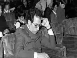 عکس؛ سفر در زمان؛ «جواد فکوری» در حاشیه جشن فارغ التحصیلی دانشکده خلبانی؛ اوایل دهه 40