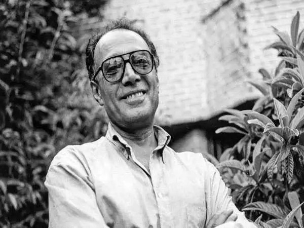 عکس؛ سفر در زمان؛ «عباس کیارستمی» در پشت صحنه فیلم گزارش؛ سال 1355