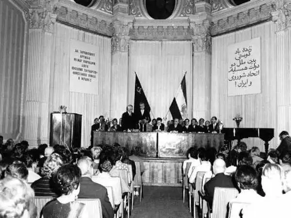 عکس؛ سفر در زمان؛ کنفرانس ادبیات فارسی در شوروی