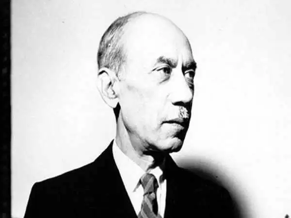 عکس؛ سفر در زمان؛ «سرپاس مختاری و سرلشکر نخجوان در کنار علی منصور»؛ سال 1320