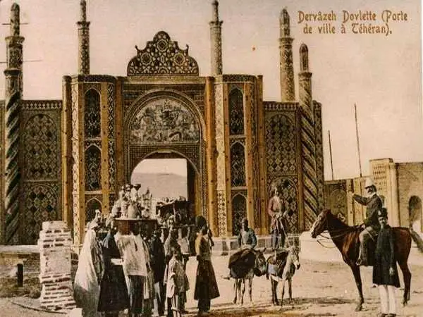 عکس؛ سفر در زمان؛ نمایی بی نظیر از دروازه دولت دوره قاجار