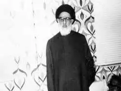 عکس؛ سفر در زمان؛ «آیت الله طالقانی در حال سخنرانی در کنار مزار دکتر مصدق»؛ اسفند 57