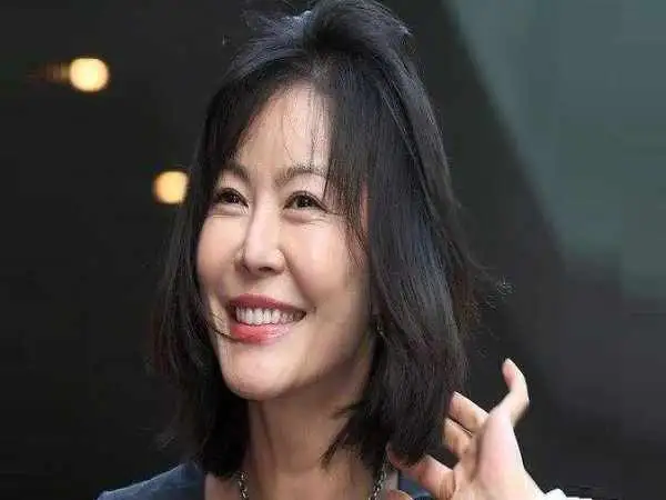 عکس؛ سفر به تاریخ؛ عکس یادگاری «بانو یومیول و اویی» در پشت صحنه سریال «جومونگ»