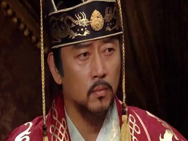 عکس؛ سفر زمان؛ چهرۀ «امپراتور گوموآ» (سریال جومونگ) بعد از 19 سال در 65 سالگی