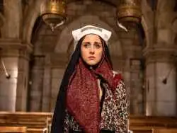 عکس؛ سفر در زمان؛ «سارا گرجی» در پشت صحنه سریال جیران؛ سال 1401