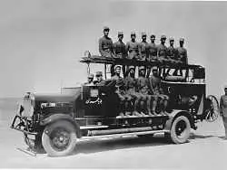 تصاویر؛ سفر در زمان؛ آنها اولین آتش نشان های تهران بودند! عکس های تاریخی از تهران 90 سال پیش