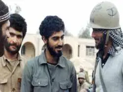 عکس؛ سفر در زمان؛ «سردار سلیمانی در حال گفتگو با محسن رضایی»؛ دهه 60