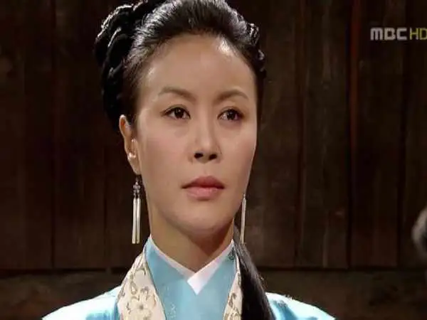 عکس؛ سفر در زمان؛ «بانو یومیول» سریال جومونگ در 53 سالگی؛ سال 1401