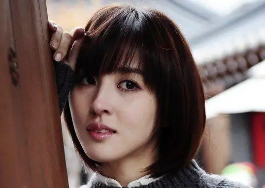 عکس؛ سفر به تاریخ؛ چهرۀ «سوسانو» در 20 سالگی در کنار حیوان خانگی اش