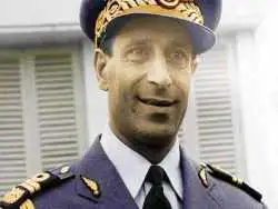 عکس| سفر در زمان؛ «خاتمی، فرمانده نیروی هوایی دوره پهلوی در کنار رئیس سوم ساواک»؛ دهه 50