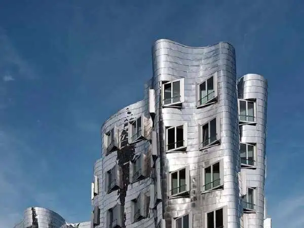 تصاویر؛ یک ساختمان نامتعارف در دوسلدورف آلمان