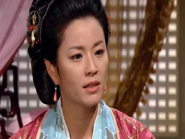 عکس| سفر به تاریخ؛ چهرۀ «ملکه وونهو، مادر تسو» (سریال جومونگ) در 20 سالگی