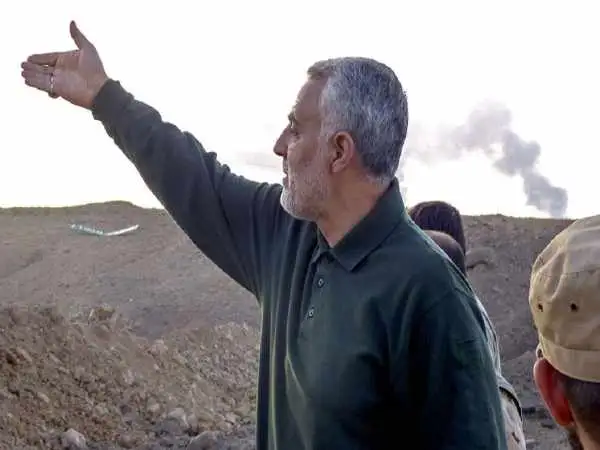 عکس| سفر در زمان؛ «سردار سلیمانی و ابومهدی مهندس» در بین الحرمین؛ دهه 90