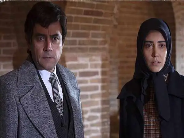 عکس؛ سفر در زمان؛ «بازیگر نقش طوبی» در اتاق گریم سریال طوبی؛ سال 1403