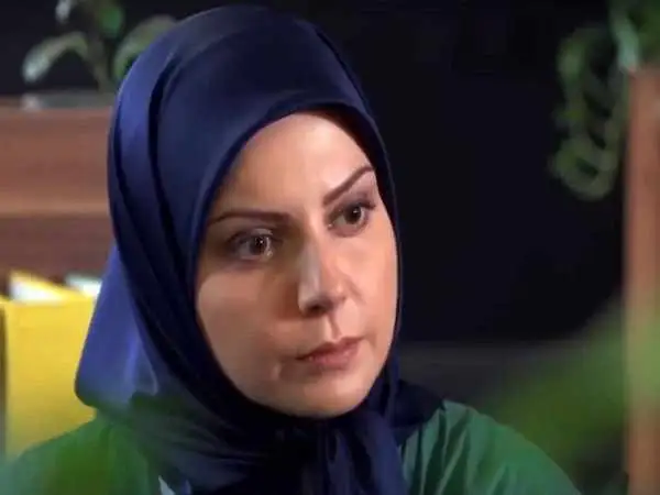 عکس| سفر زمان؛ چهرۀ «فریبا» (سریال از سرنوشت) در 48 سالگی در کنار حیوان خانگی اش