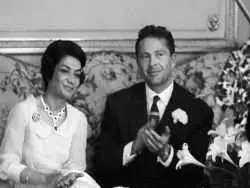 عکس| سفر در زمان؛ «اشرف پهلوی، شمس و مهرداد پهلبد» در یک مهمانی؛ دهه 40