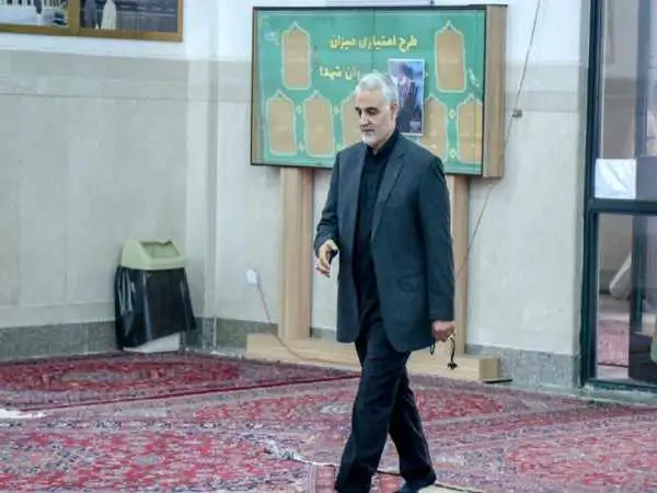 عکس؛ سفر در زمان؛ «سردار سلیمانی و سرلشکر باقری» در یک مراسم رسمی؛ دهه 90