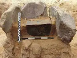 کشف «خانۀ سفالی» 2700 ساله که چهار نفر در آن دفن شده اند